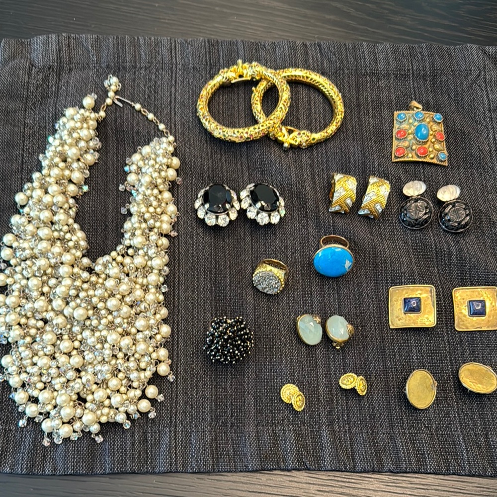 Beautiful collection of costume jewelry, vintage rings, earrings, necklace